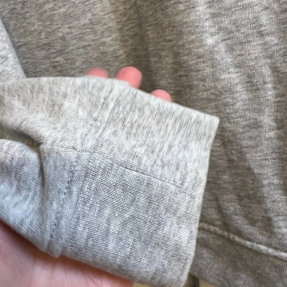 Victoria Sport Sweatshirt Sz M